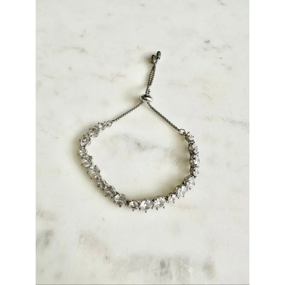 Cubic zirconia round cut friendship toggle bracelet